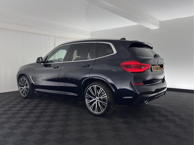 BMW X3 xDrive30e eDrive Edition M-Sportpack (INCL-BTW) *LUXURY-LEATHER | FULL-LED | DIGI-COCKPIT | HIFI-SOUND | CARPLAY | DAB+ | HEATED-SPORTSEATS | AMBIENT-LIGHT | TOWBAR | PRIVACY-GLASS | CARPLAY | SHIFT-PADDLES | 21''ALU*
