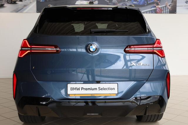 BMW X3 30e xDrive M Sportpakket Pro | Professional Pack | Comfort Pack | Premium Pack | Glazen panoramadak | Driving Assistant Plus | Parking Assistant Plus