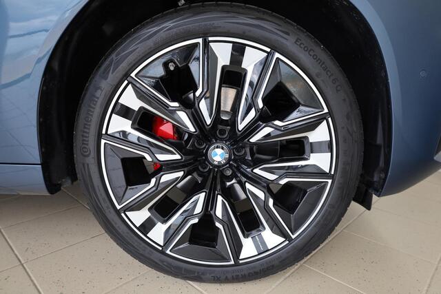 BMW X3 30e xDrive M Sportpakket Pro | Professional Pack | Comfort Pack | Premium Pack | Glazen panoramadak | Driving Assistant Plus | Parking Assistant Plus