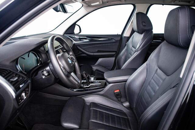 BMW X3 xDrive30i High Executive xLine - Trekhaak - Panoramadak - Comfort Access - Parking/Driving Assistant - Verwarmde stoelen voor/achter - Head up - Hifi - zonneschermen achterportierruiten - Active Protection -