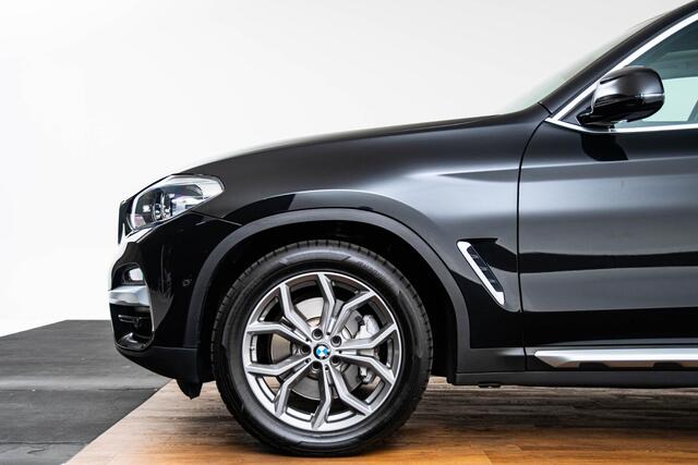 BMW X3 xDrive30i High Executive xLine - Trekhaak - Panoramadak - Comfort Access - Parking/Driving Assistant - Verwarmde stoelen voor/achter - Head up - Hifi - zonneschermen achterportierruiten - Active Protection -