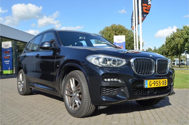 BMW X3 xDrive20i M Sport Adaptive cruise | Virtual cockpit | Elektr a.klep | Zwarte hemel | Carbon zwart | 19'' LMV
