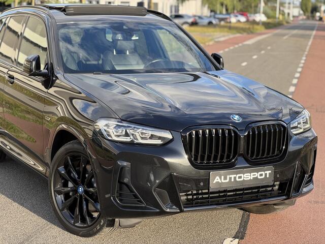 BMW X3 xDrive30e M-Sport 292 Pk Carbon Pano Camera