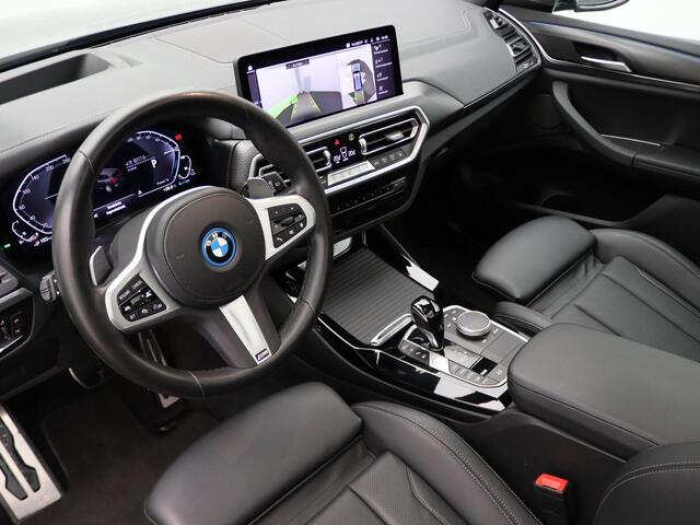 BMW X3 xDrive30e M Sportpakket | Trekhaak | Driving Assistant | Head-Up Display | Harman Kardon | 20"