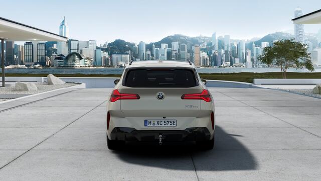 BMW X3 30e xDrive M Sport Automaat / Panoramadak / Trekhaak / Sportstoelen / Adaptieve LED / Stoelventilatie / Parking Assistant Plus / Stuurverwarming