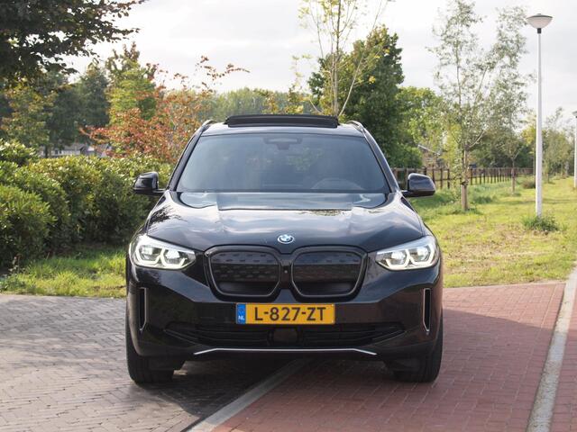 BMW X3 iX3 High Executive 80 kWh | Panoramadak | Camera | Harman Kardon | Cruise Control | Head-up display |