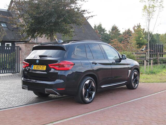 BMW X3 iX3 High Executive 80 kWh | Panoramadak | Camera | Harman Kardon | Cruise Control | Head-up display |