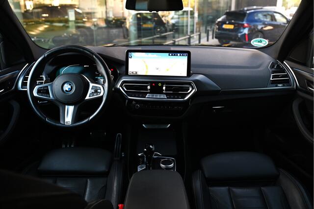 BMW X3 xDrive30e High Executive M Sport Automaat / Sportstoelen / LED / Parking Assistant Plus / Stoelverwarming / Live Cockpit Professional