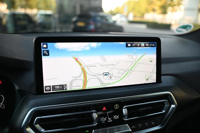 BMW X3 xDrive30e High Executive M Sport Automaat / Sportstoelen / LED / Parking Assistant Plus / Stoelverwarming / Live Cockpit Professional