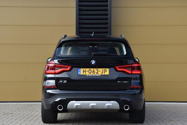BMW X3 xDrive30i High Executive * Panoramadak * Trekhaak * Sportstoelen * Head-up * Camera *