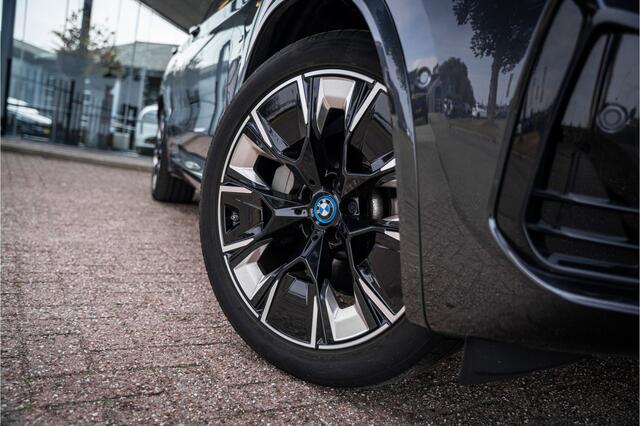 BMW X3 iX3 High Executive 80 kWh ** Panodak ** Trekhaak ** 20inch **