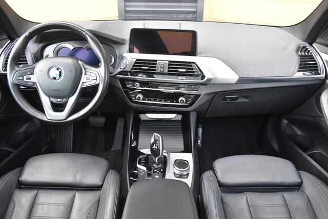 BMW X3 xDrive20i High Executive * Panoramadak * Sportstoelen met Memory * Trekhaak * Dealeronderhouden *