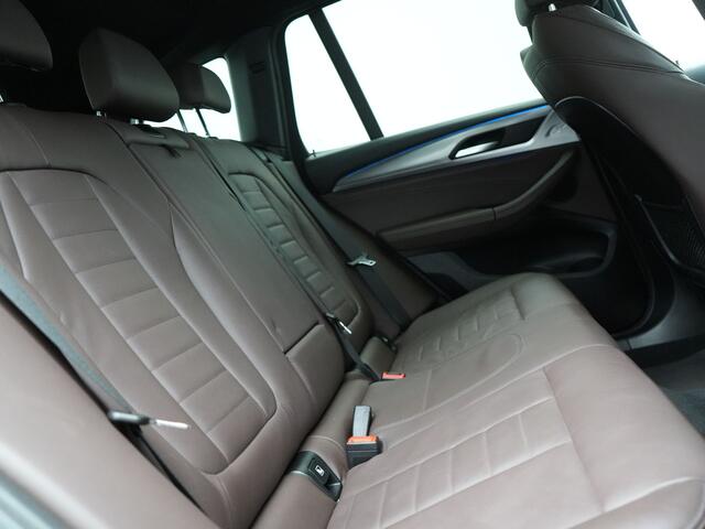 BMW X3 xDrive30e M Sport Plug In Hybrid 293pk Dealer O.H. PHEV | Trekhaak Af Fabriek | Adaptive Cruise | Camera | Apple Carplay | Lederen Sportstoelen Verwarmd | Sfeerverlichting | Navigatie |