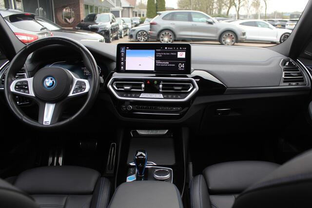 BMW X3 iX3 High Executive 80 kWh / Trekhaak / Panoramadak / 360Camera / Head-up / 20'' / Leder / Harman Kardon / Sfeerverlichting / Dodehoek / DAB / Stuur+Stoelverwarming / ACC