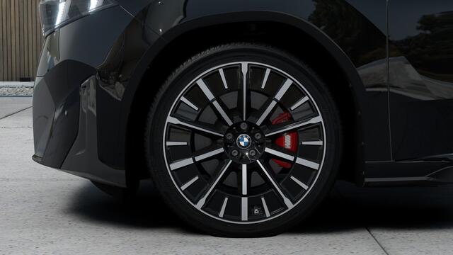 BMW X3 iX3 50 xDrive M Sport / Panoramadak / Trekhaak / M Sportstoelen / Parking Assistant Professional / Stuurverwarming / Head-Up