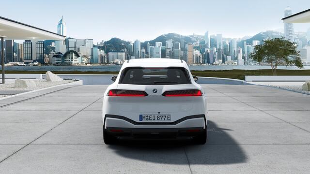 BMW X3 iX3 50 xDrive / Stoelverwarming / Driving Assistant Plus