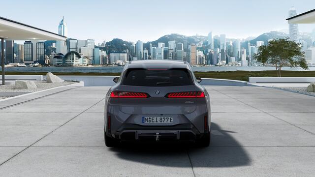 BMW X3 iX3 50 xDrive M Sport / Panoramadak / Trekhaak / Multifunctionele Stoelen / Head-Up / Parking Assistant Plus / Stuurverwarming