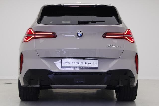 BMW X3 30e xDrive M-Sport Pro| Trekhaak | Panorama | Driving Ass. Plus Nu voor 75.895,-