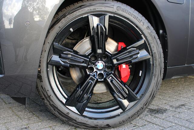 BMW X3 30e xDrive M Sport Automaat / Panoramadak / Trekhaak / Adaptieve LED / Stoelventilatie / Comfort Access / Parking Assistant Plus / Stuurverwarming