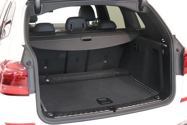 BMW X3 xDrive30i High Executive | M Sport pakket | Camera | Harman Kardon | 20" Lichtmetaal | Smartphone intergratie | Elektr. Achterklep |