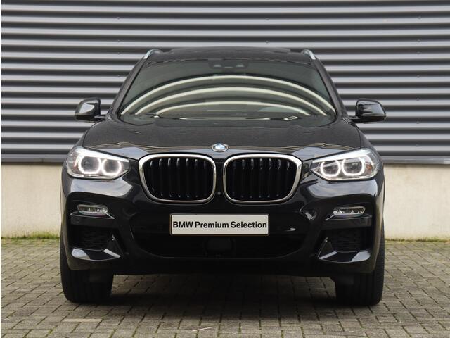 BMW X3 xDrive30i High Executive | M Sportpakket | Panodak | Driving Assistant Plus | Head-Up | Hi-Fi | Parking Assistant Plus | Adaptief Onderstel | Getint Glas | 20'' LMV