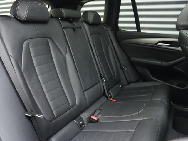 BMW X3 xDrive30i High Executive | M Sportpakket | Panodak | Driving Assistant Plus | Head-Up | Hi-Fi | Parking Assistant Plus | Adaptief Onderstel | Getint Glas | 20'' LMV