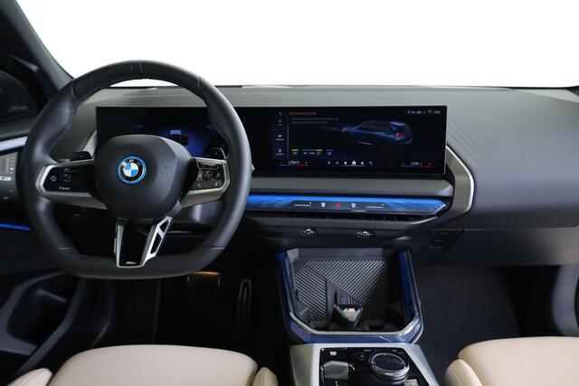 BMW X3 30e xDrive M Sportpakket Pro | Professional Pack | Comfort Pack | Premium Pack | Glazen panoramadak | Driving Assistant Plus | Parking Assistant Plus