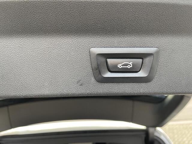 BMW X3 xDrive30e High Executive M Sport 19"/Leder/Panoramadak/Harman Kardon/Dodehoek/Sport Steering/Stoelverwarming/Sfeerverlichting/Camera/Apple Carplay & Android Auto