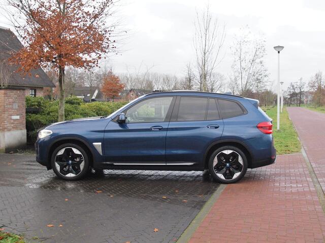 BMW X3 iX3 High Executive 80 kWh | Panoramadak | 360 Camera | Trekhaak | Harman Kardon | Sfeerverlichting |