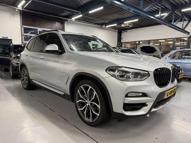 BMW X3 sDrive20i High Executive xLine Panoramadak Trekhaak Lederen interieur