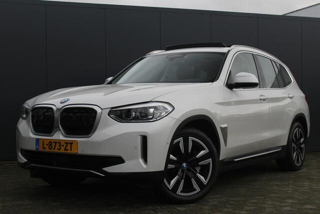 BMW X3 iX3 Executive 80 kWh | Incl. 12 maanden garantie | Panorama dak | Stoelverwarming | Navigatie | Cruise control | Climate control | DAB | Apple carplay/Andorid auto | Lichtmetalen velgen | Parkeersensoren | Achteruitrijcamera | Dodehoek detectie