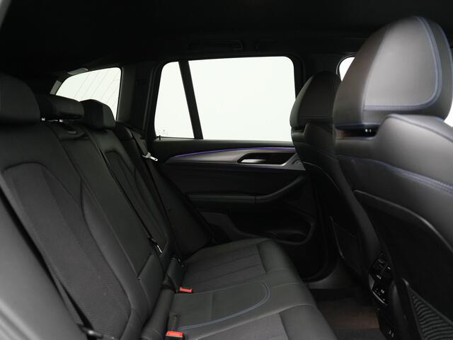 BMW X3 xDrive30e M Sport Plug In Hybrid 293pk Dealer O.H. PHEV | Trekhaak Af Fabriek | Head Up | Sportstoelen Verwarmd | Apple Carplay | Keyless | Blis | Sfeerverlichting | Virtual | Navigatie | DAB |