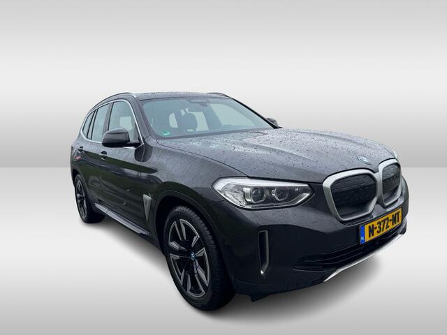BMW X3 iX3 Executive 80 kWh / SOH 95% / Panoramadak / Camera / Head-up / 20'' / Leder / Harman Kardon / Navigatie / Memory seats / Dodehoek / DAB / Stoelverwarming / Cruise Control Adaptief