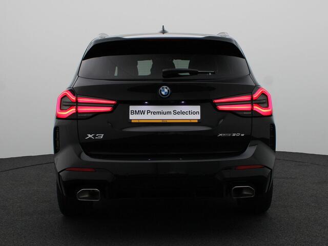 BMW X3 xDrive30e M Sportpakket | Comfort Access | Panoramadak | Active Cruise Control | Parking Assistant Plus | DAB | 19''