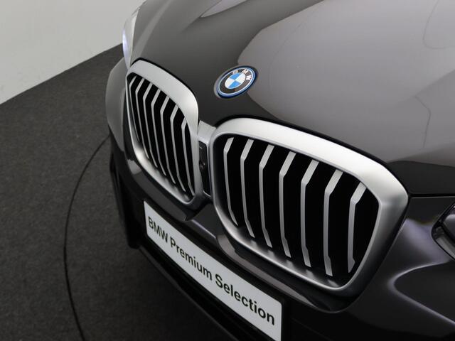 BMW X3 xDrive30e M Sportpakket | Comfort Access | Panoramadak | Active Cruise Control | Parking Assistant Plus | DAB | 19''