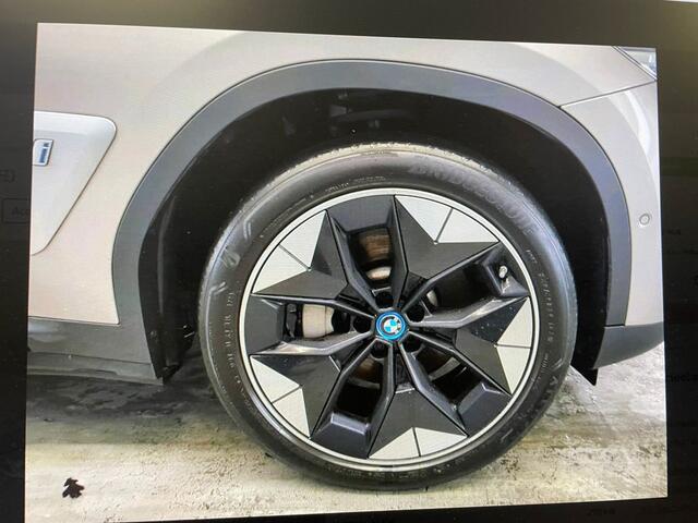 BMW X3 iX3 BWJ 2021 80 KWh High Executive 286 PK PANODAK | FULL LED | LEDER | STOELVERW. | ADAPTIVE CRUISE | CAMERA | HARMAN&KARDON | HEAD-UP DISPLAY | ELEKR. STOELEN | CARPLAY + ANDROID | NAVI | CLIMA | LMV