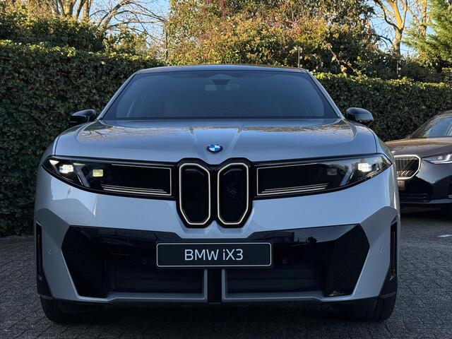 BMW X3 iX3 50 xDrive | M-Sport Pro | 22'' | Panorama. | Head-Up | Harman/Kardon | Elek. M stoel. | Stuurverw. | Neue Klasse | Drive Ass. Plus | Stoelverw. | Camera | Comf. Acc. | HiFi | Getint glas