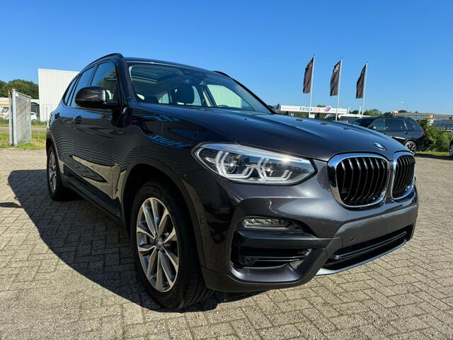 BMW X3 xDrive30e High Executive Leer Panoramadak Trekhaak Adaptieve LED 19 Inch Keyess Entry Head-Up Display Carplay Elek Stoelverstelling