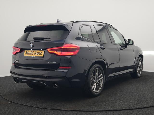 BMW X3 xDrive30e M Sport Plug In Hybrid 292pk Dealer O.H. PHEV | Panodak | Sfeerverlichting | Lederen Sportstoelen Memory & Verwarmd | Stuur Verwarmd | Apple Carplay | Keyless | Cruise Control | Navigatie | DAB | 19"L.M |