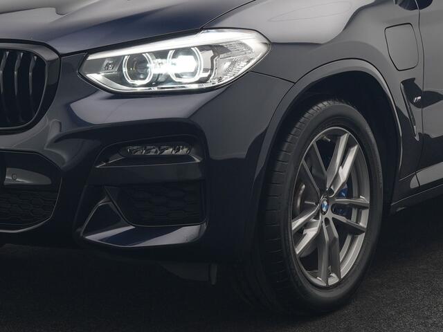BMW X3 xDrive30e M Sport Plug In Hybrid 292pk Dealer O.H. PHEV | Panodak | Sfeerverlichting | Lederen Sportstoelen Memory & Verwarmd | Stuur Verwarmd | Apple Carplay | Keyless | Cruise Control | Navigatie | DAB | 19"L.M |
