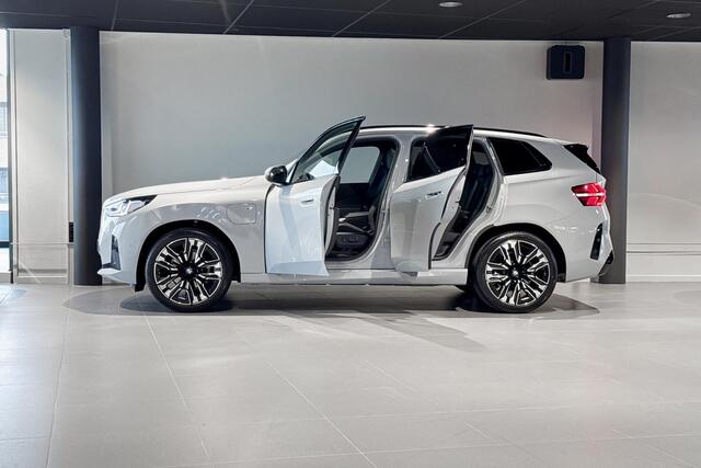 BMW X3 30e xDrive | M Sport | Glazen Panoramadak | Harman Kardon | Trekhaak |