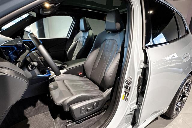 BMW X3 30e xDrive | M Sport | Glazen Panoramadak | Harman Kardon | Trekhaak |