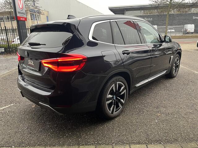 BMW X3 iX3 High Executive 80 kWh // LEDER // ELEK.STOEL + GEHEUGEN // SCHUIF-KANTELDAK // CAMERA+SENSOREN // ELEK. KLEP // CARPLAY + NAVI //