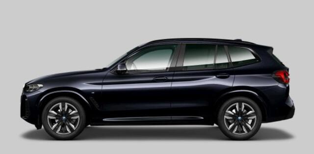 BMW X3 iX3 Executive 80 kWh Sportstoelen - Elektrisch verwarmde voorstoelen - Getinte Ruiten - Comfort Access - Ambiance verlichting - Driving Assistant Professional - Active Guard - Active Protection -