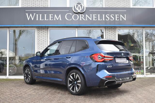 BMW X3 iX3 Executive 80 kWh Pano Trekhaak Leder Elc Stoelen