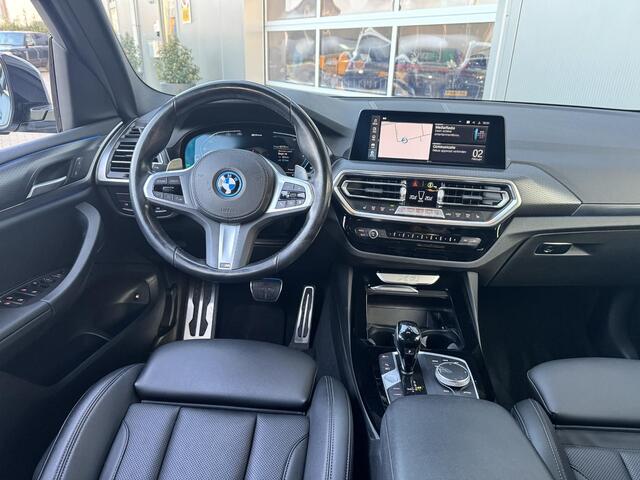 BMW X3 xDrive30e M sport | 292 PK | 20 Inch | 50 Jahre Edit | Keyless | Akoestisch glas