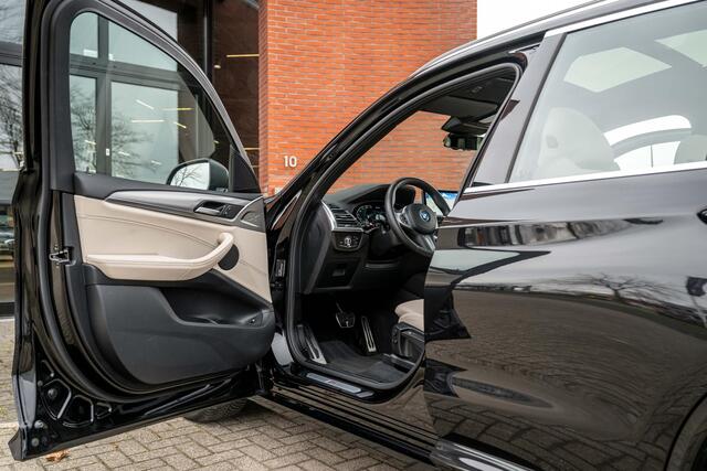 BMW X3 xDrive30e M-Sport ACC Panorama HuD Trekhaak Leder