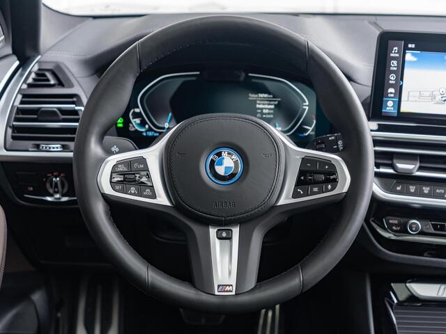 BMW X3 iX3 | High Executive | Driving Assistant Professional | Harman Kardon | Head-Up Display | Stuurwielrand verwarmd | Comfort Access | 20''