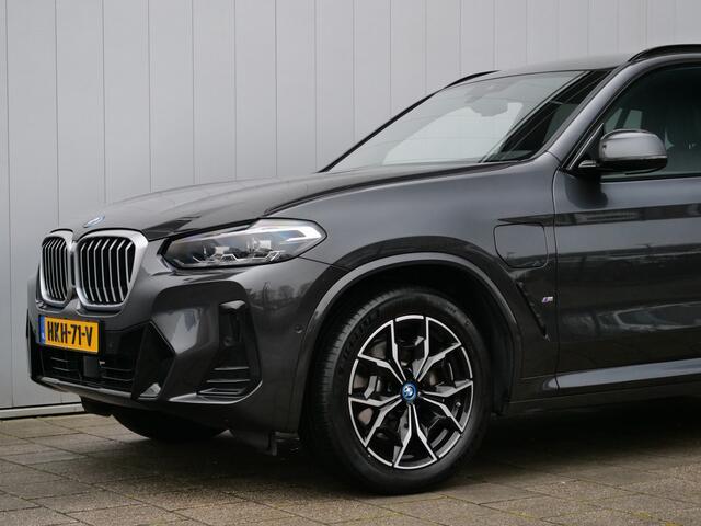 BMW X3 xDrive30e High Executive 292 Pk Automaat M-pakket / Navi / DAB / Apple Carplay / Trekhaak / Leer / Stoelverwarming
