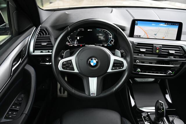 BMW X3 xDrive30e High Executive M Sport Automaat / Panoramadak / Trekhaak / Sportstoelen / Achteruitrijcamera / LED / Stoelverwarming / Live Cockpit Professional